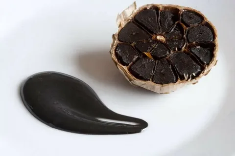 تصویر 1 از سیر سیاه بسته بندی با کیفیت یکسان و طعم ثابت